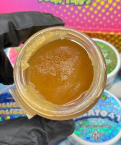 This isn’t your average dab. Warheadz Live Badder delivers a blast of flavor and potency, extracted with precision to preserve the entourage